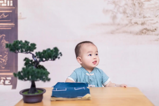 睢县宝宝吐黄水是怎么回事